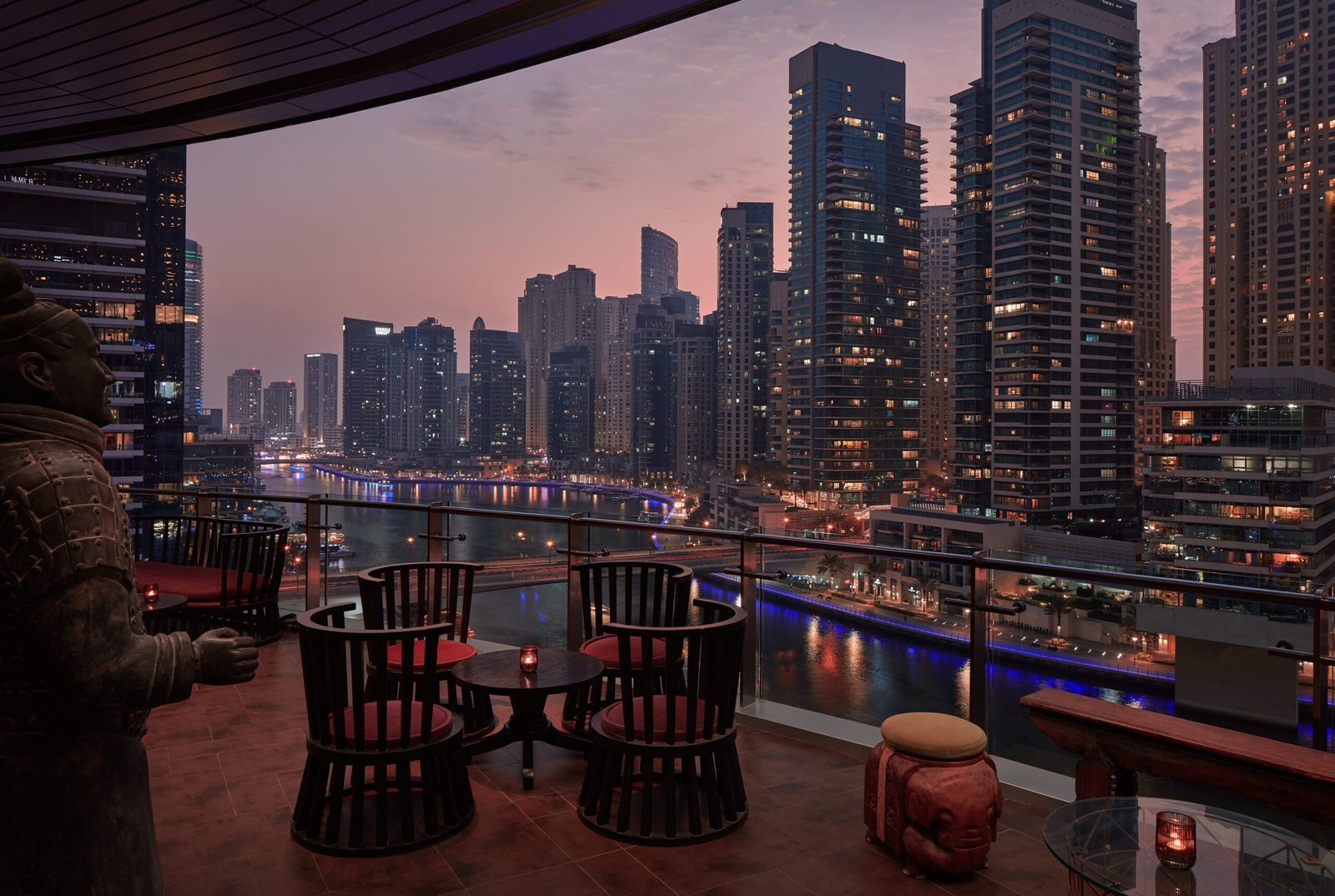 Qué Comer en Dubái: Guía de Comida Local y Exótica